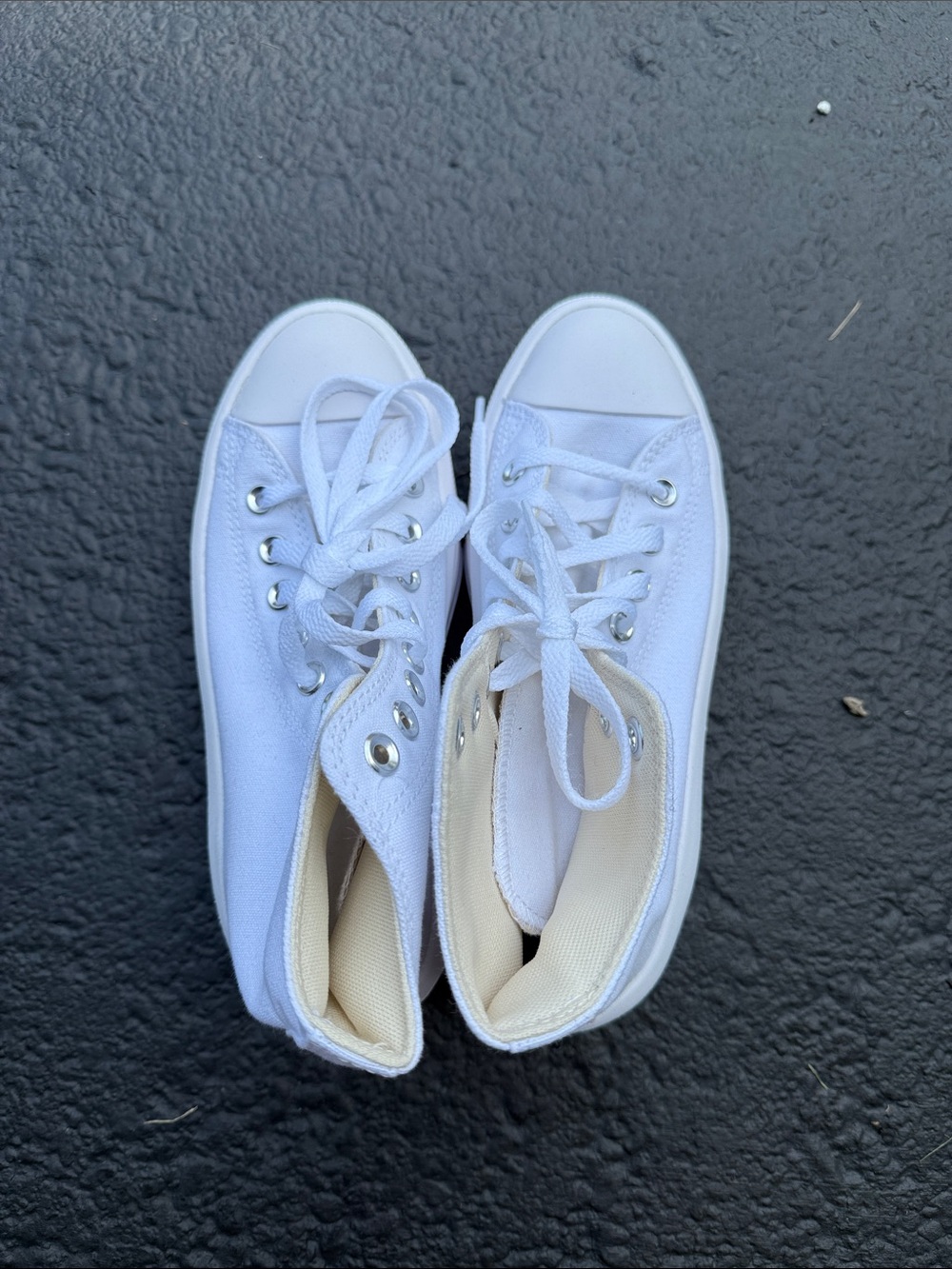 White Converse Women’s Chuck Taylor’s